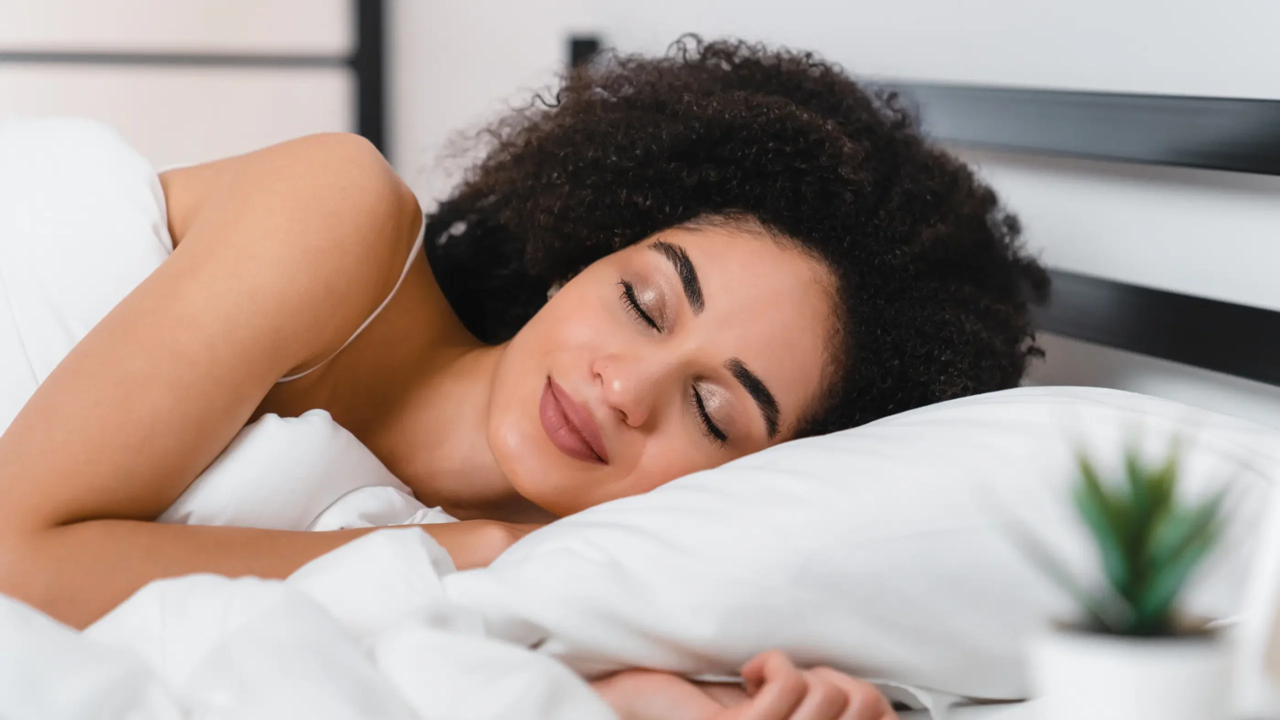 A custom-fit oral appliance used to treat snoring and obstructive sleep apnea